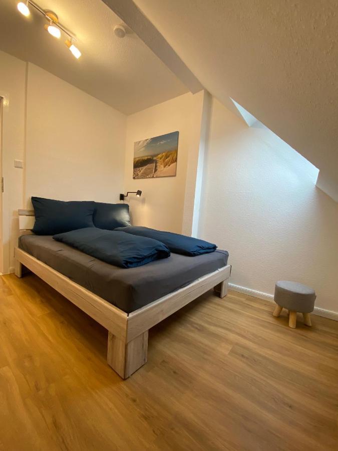 Charmante Altbauwohnung An Der Kesselschleuse 3 Emden Exteriör bild