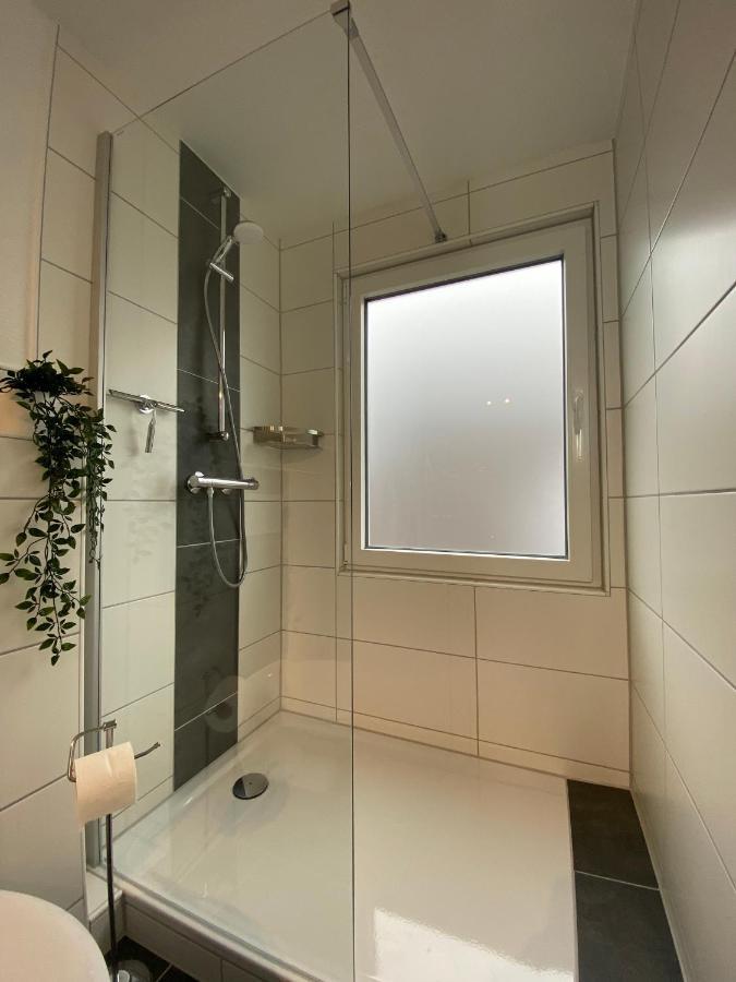 Charmante Altbauwohnung An Der Kesselschleuse 3 Emden Exteriör bild