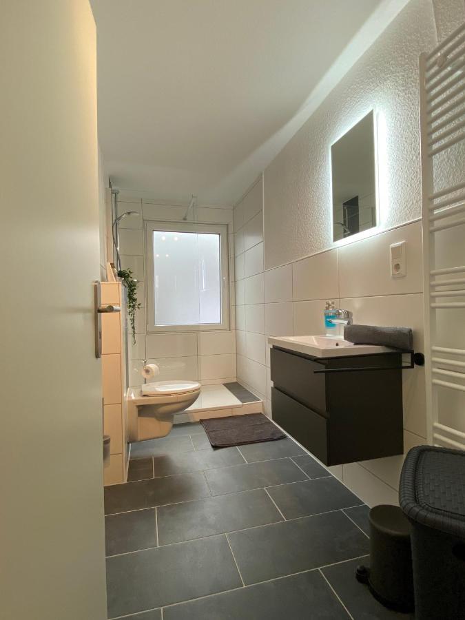 Charmante Altbauwohnung An Der Kesselschleuse 3 Emden Exteriör bild
