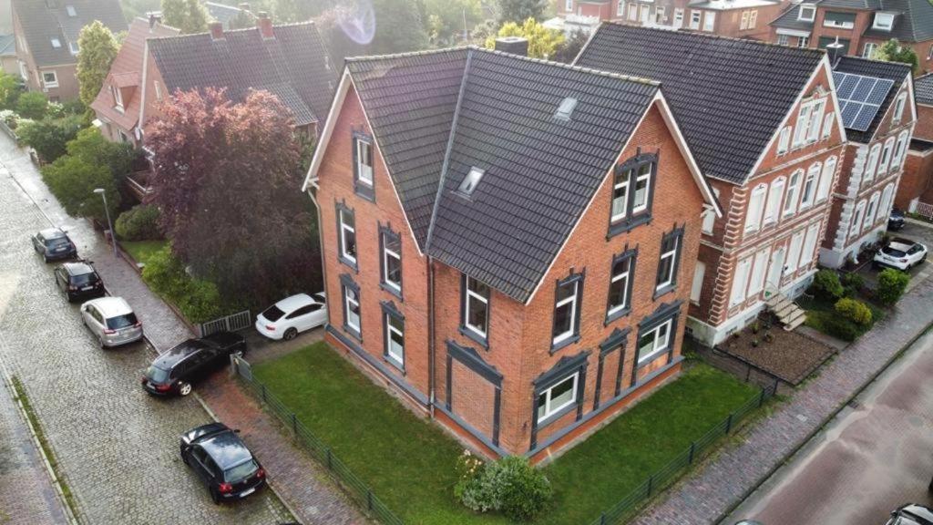 Charmante Altbauwohnung An Der Kesselschleuse 3 Emden Exteriör bild