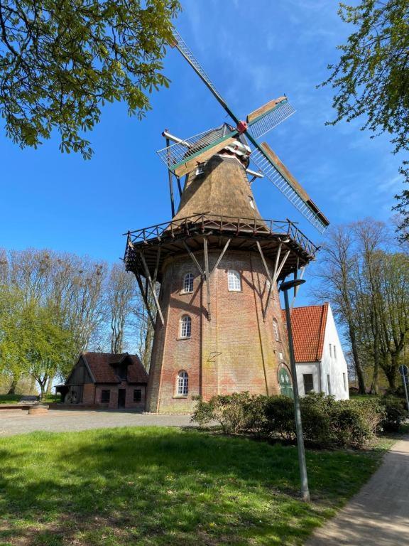 Charmante Altbauwohnung An Der Kesselschleuse 3 Emden Exteriör bild